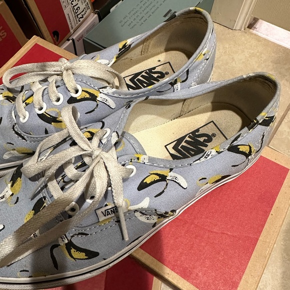 Banana Vans - Picture 3 of 4